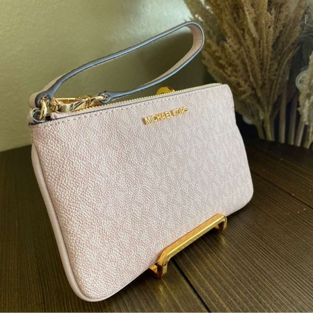 Final sale 🌹Michael Kors large jet set travel zipper wristlet - Picture 3 of 8